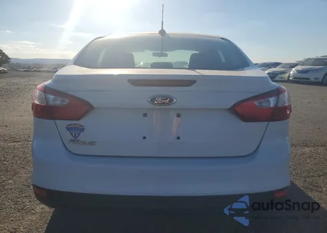 2012 Ford Focus S из США, поврежденный, VIN 1FAHP3E24CL461138